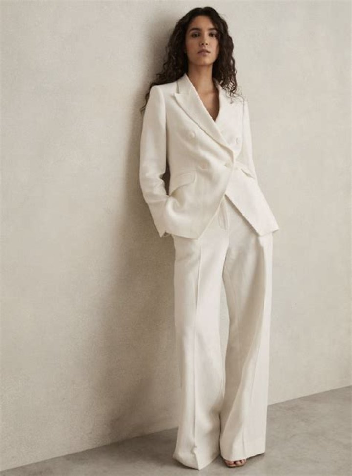 Can a man's suit be tailored for a woman?