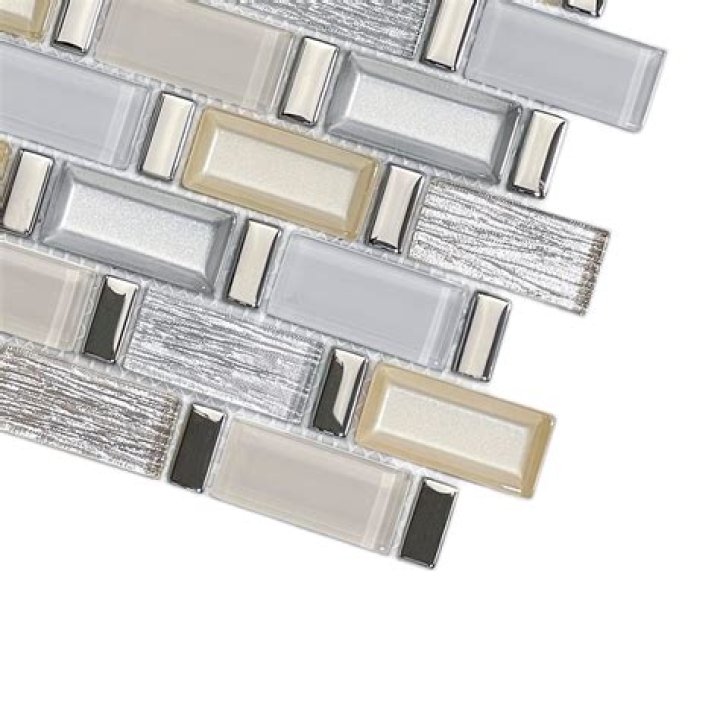 Can you paint glass mosaic tiles?