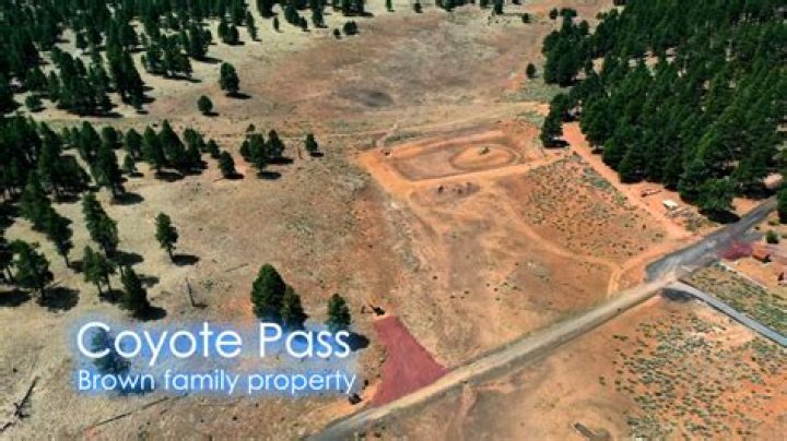 Did sister wives build on coyote pass?