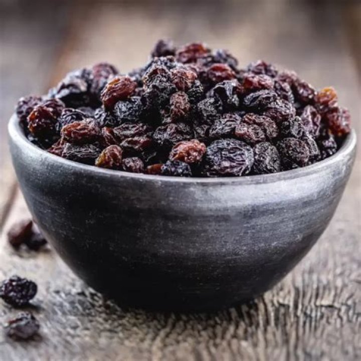 Do sultana raisins have seeds?