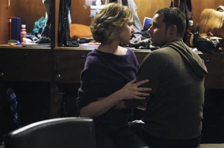 How did izzie lose her job?