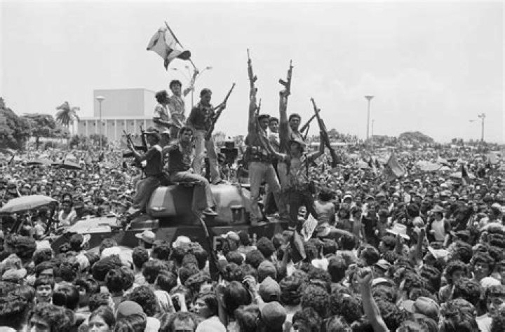 In the sandinista rebels overthrew the government of nicaragua?