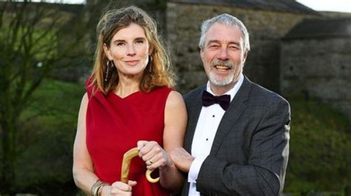 Is amanda owen a millionairess?