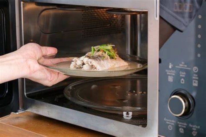 Should steam come out of microwave door?