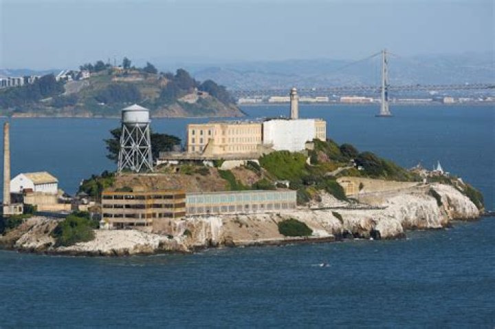 Was alcatraz a prison?
