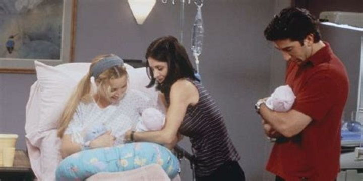 Was monica pregnant at the end of friends?