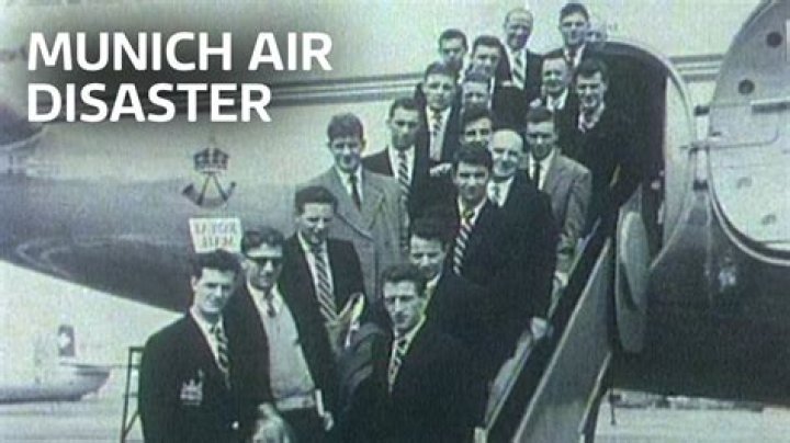 Was nobby stiles in the munich air crash?