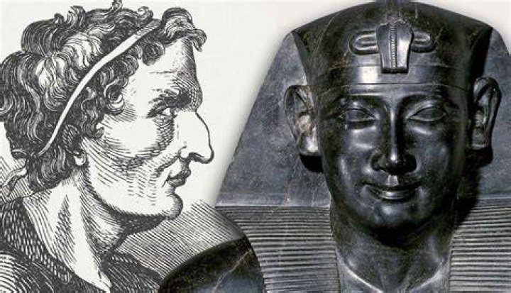 Was ptolemy related to alexander the great?
