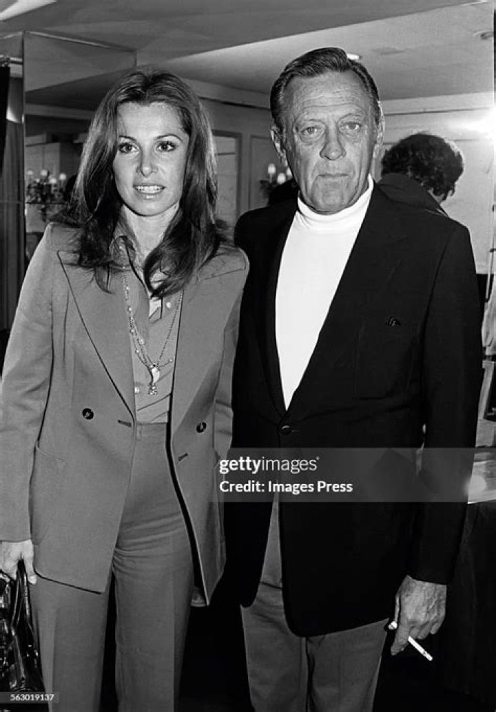Were william holden and stephanie powers married?