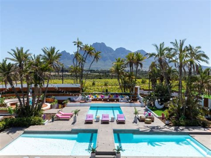 What is winter love island?