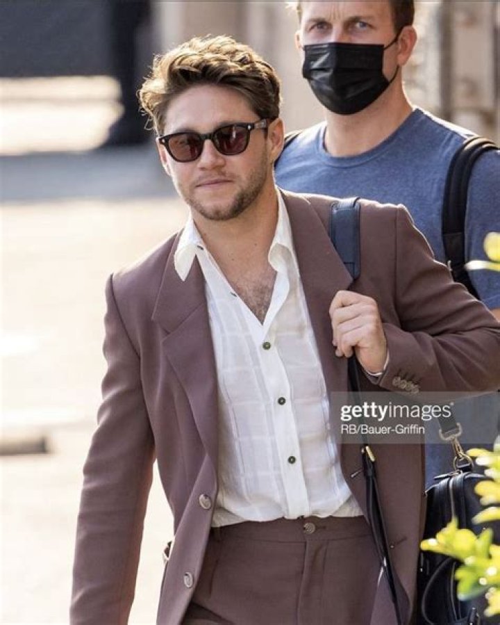 When is niall horan hosting jimmy kimmel?