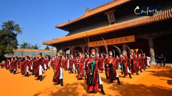 Where do confucianists go to worship?