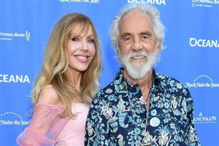 Who is chong's wife?