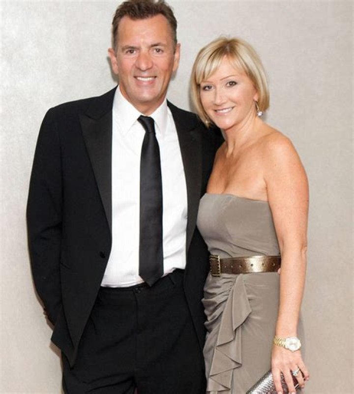 Who is duncan bannatyne wife?