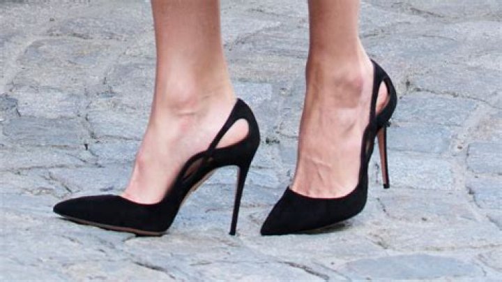 Why are stilettos so hard to walk in?